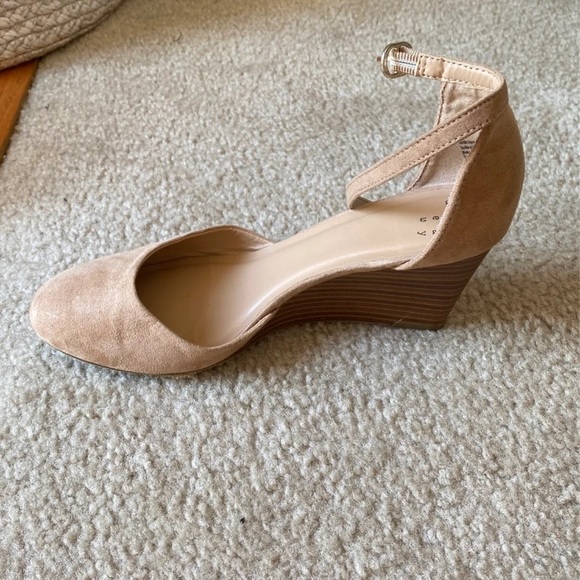 A new day wedges - Picture 3 of 5